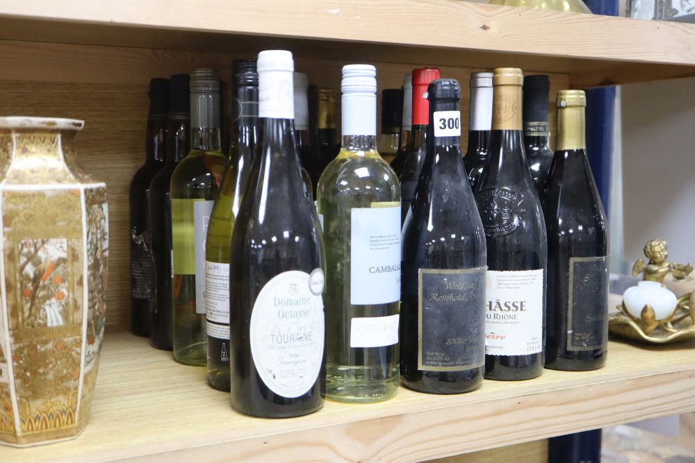 A quantity of assorted wines